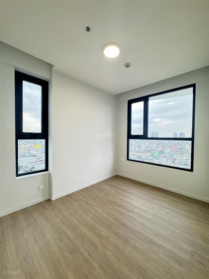 Bán nhanh căn 4pn 3wc 127,6m2, 8tỷ4 nhận nhà view quận 1 tầng trung gió mát cả ngày d  homme