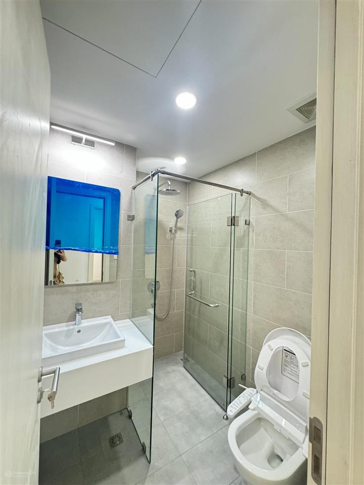 Bán nhanh căn 4pn 3wc 127,6m2, 8tỷ4 nhận nhà view quận 1 tầng trung gió mát cả ngày d  homme