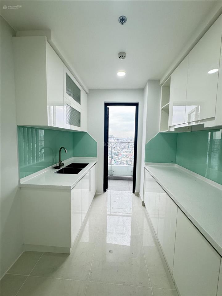 Bán nhanh căn 4pn 3wc 127,6m2, 8tỷ4 nhận nhà view quận 1 tầng trung gió mát cả ngày d  homme