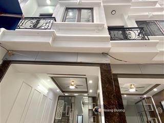 Nhà 5 tầng  nhỉnh 5 tỷ full nội thất. ngay sau chợ la cả  trục lê trọng tấn  lê quang đạo.