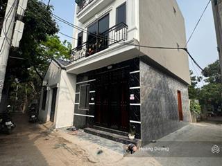 Hiếm xây độc lập siêu thoáng. nhỉnh 3 tỷ oto sát nhà. 300m ra trung tâm chợ, ubnd xã.