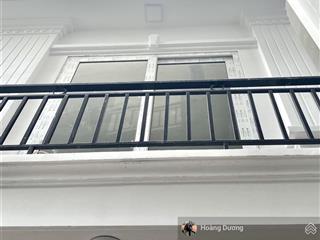 Nhỉnh 5 tỷ nhà full nội thất. 10m ra ngõ thông oto. ngay hồ điều hòa. 500m ra công viên đô nghĩa