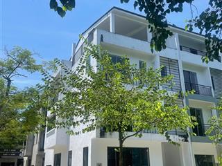 Siêu phẩm shop xẻ khe view clubhouse ecopark