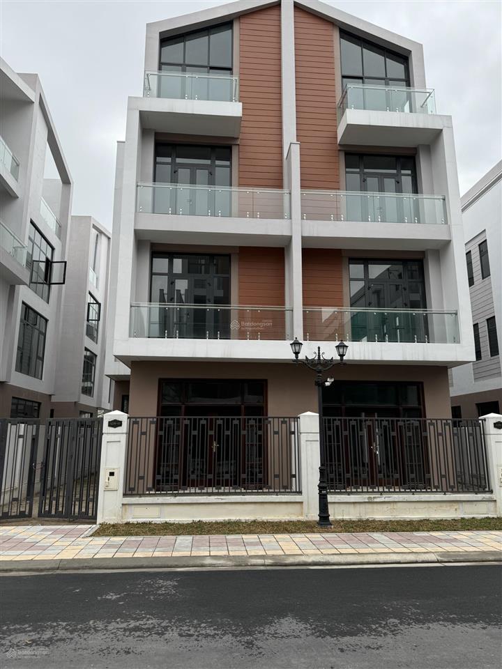 Bán bán shop 2 mặt tiền 100m2 vỉa hè 5m cạnh bien tại  vinhomes ocean park 3, giá ưu đãi 15tỷ vnd,