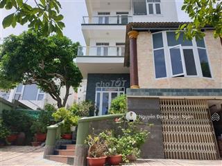 Cho thuê biệt thự nghỉ dưỡng  trung tâm vũng tàu  khuôn viên rộng  giá quá mềm