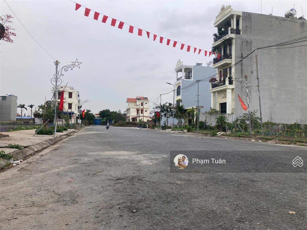 Khu trung tâm, nhiều nhà xây ở đất tái định cư đường dứa, đằng hải (c340). 0917 696 ***
