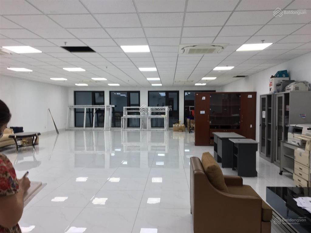 Cho thuê vp phố mai hắc đế, hai bà trưng dt 130m2, có thể chia nhỏ diện tích