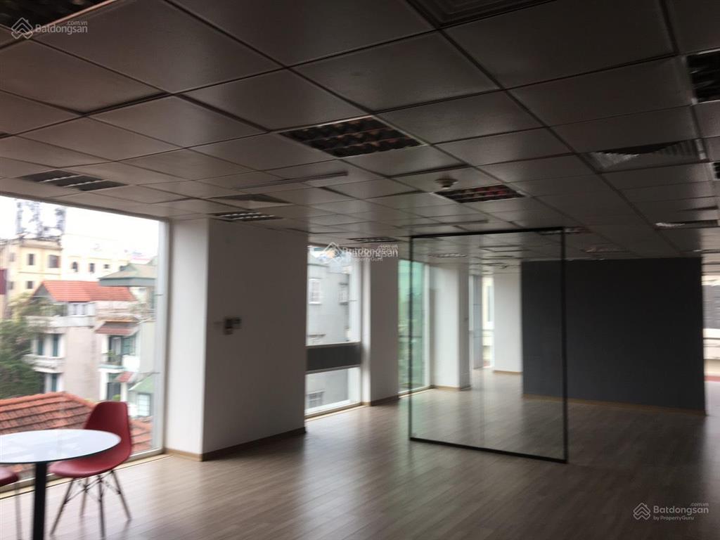 Cho thuê vp phố mai hắc đế, hai bà trưng dt 130m2, có thể chia nhỏ diện tích