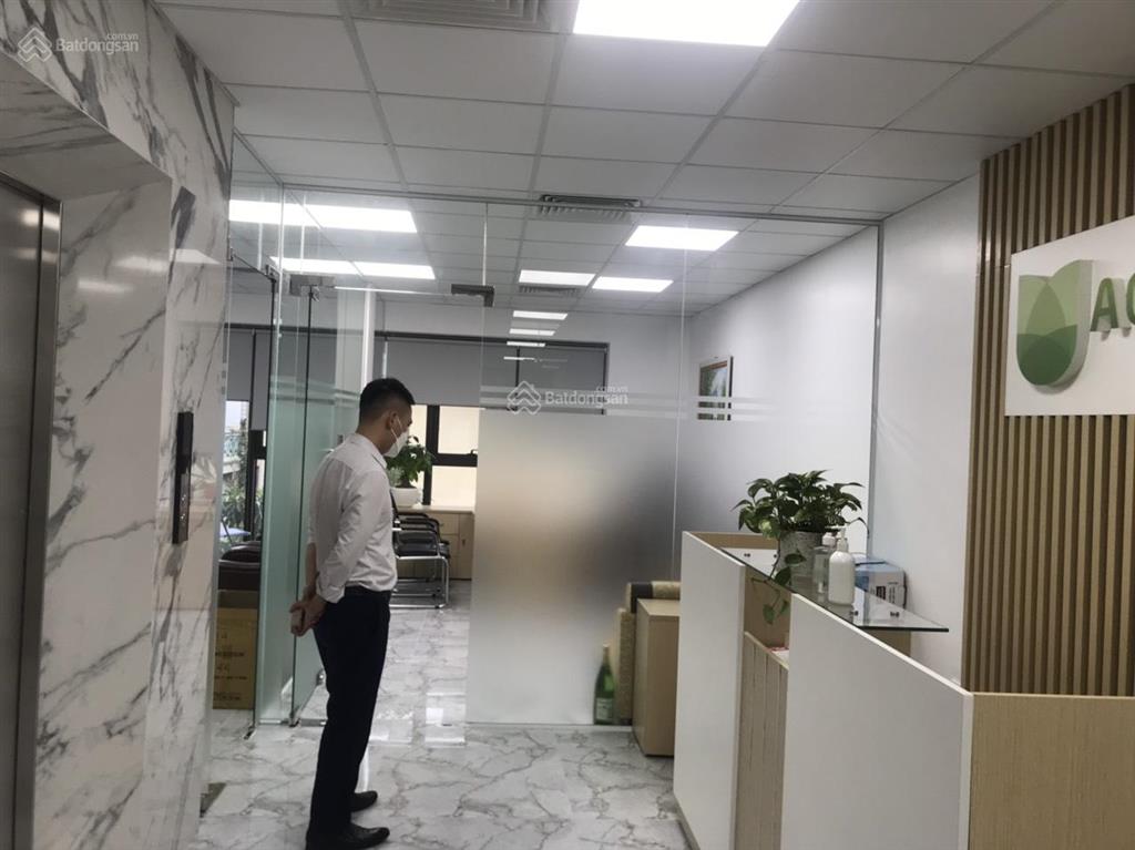 Cho thuê tòa vp phố ngọc khánh, quận ba đình dt 800m2 có thể chia nhỏ. giá chỉ 300k/m2/tháng