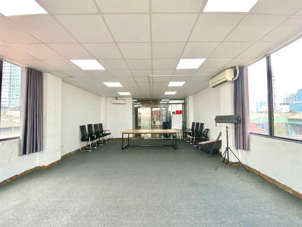 Cho thuê văn phòng giá rẻ tại tòa audi số 8 phạm hùng. diện tích 1000m2