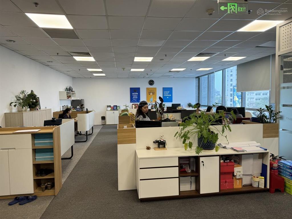 Cho thuê văn phòng 29t2 hoàng đạo thúy 400m2 giá 250k/m2/th có điện, điều hòa