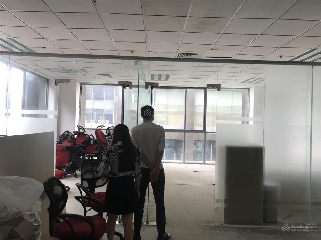 Cho thuê sàn thương mại tầng 3 tòa hh1  90 nguyễn tuân. tiện làm văn phòng.  0981 362 ***