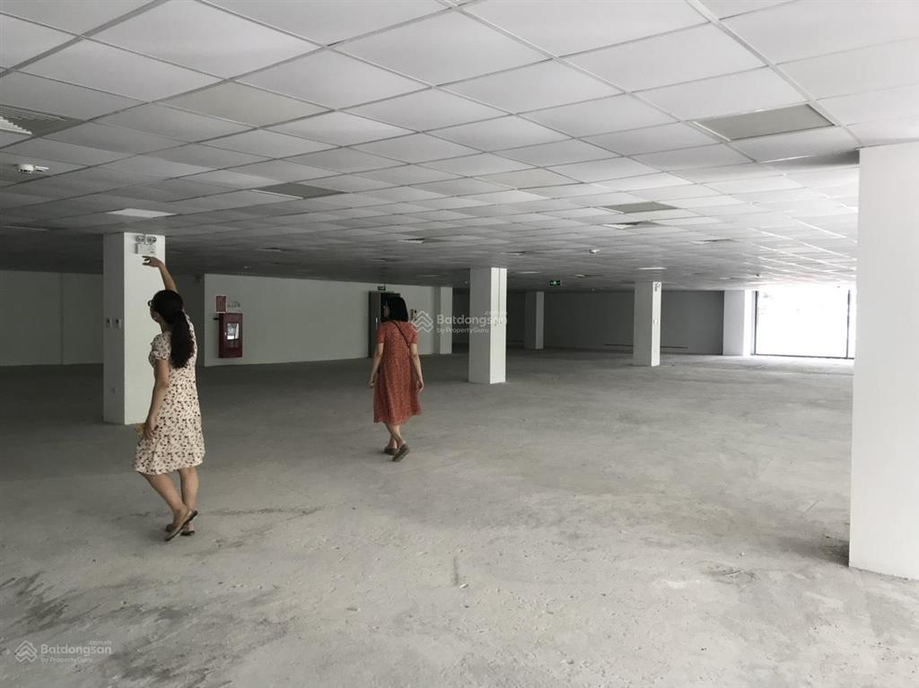 Cho thuê văn phòng tại tòa nhà ht building  phố duy tân  cầu giấy, giá thuê chỉ 300 nghìn/m2
