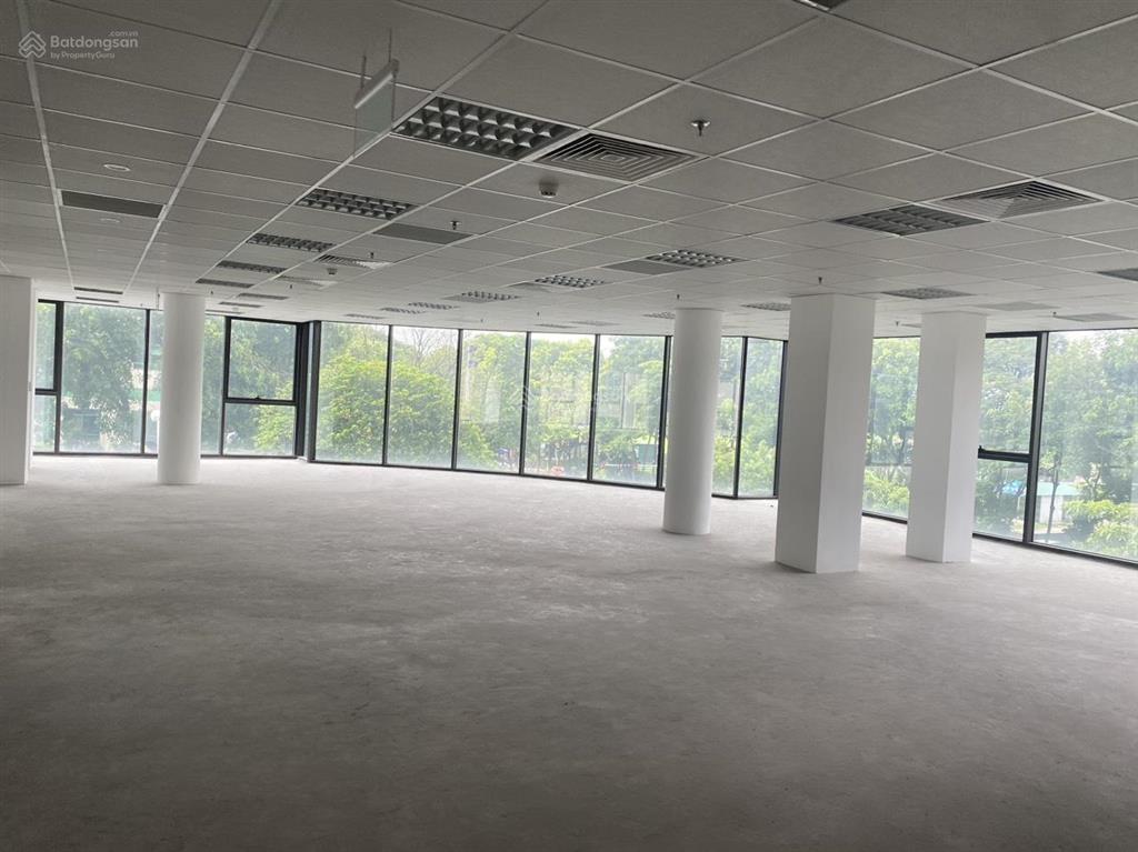 Cho thuê văn phòng tại tòa nhà ht building  phố duy tân  cầu giấy, giá thuê chỉ 300 nghìn/m2