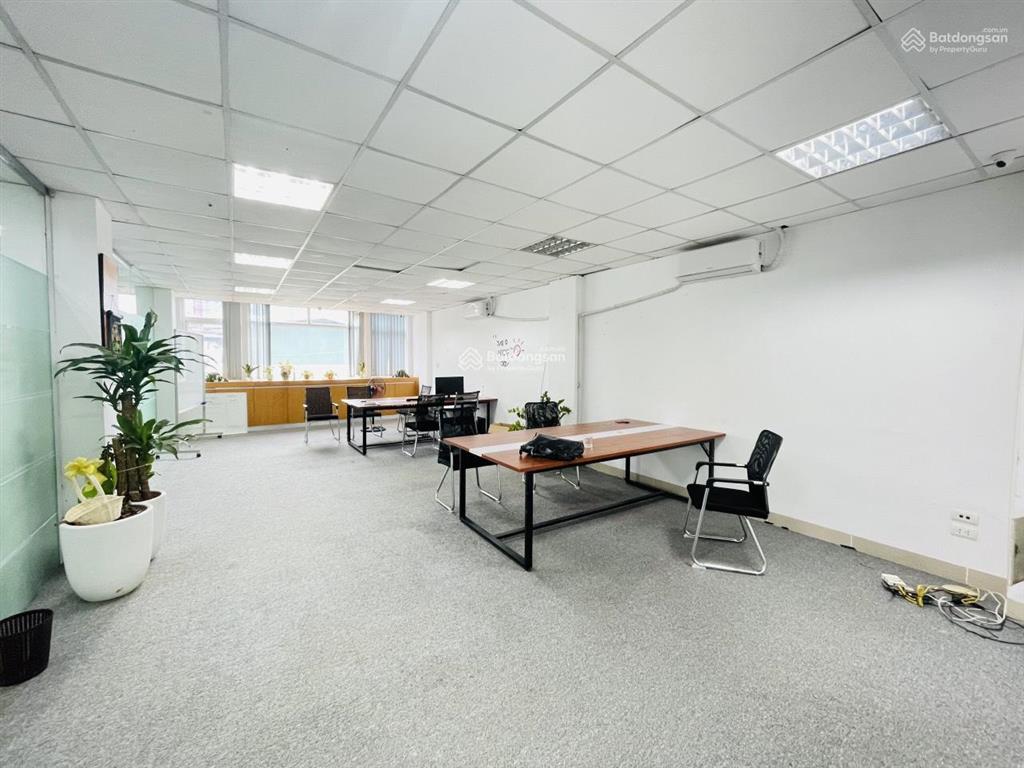 Cho thuê văn phòng tòa richy tower mạc thái tổ dt 120m2 giá 130 nghìn/m2/tháng