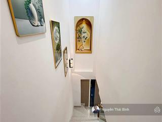 Siêu phẩm sân vườn nghỉ dưỡng phú nhuận full nội thất 90m2 ngang lớn 10m hồ cá + cây xanh 7.4