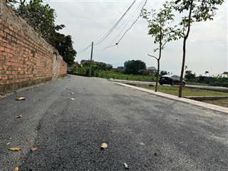 Giá siêu rẻ  dt 100m2  lô góc  đường thông  sát vách nhà máy in tiền và công nghệ cao