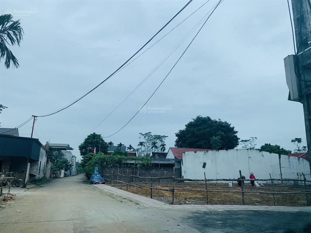 Hàng hiếm  ngay đại học quốc gia và đại học fpt  dt 100m  làn 2 quốc lộ 21  đường 2 ô tô tránh