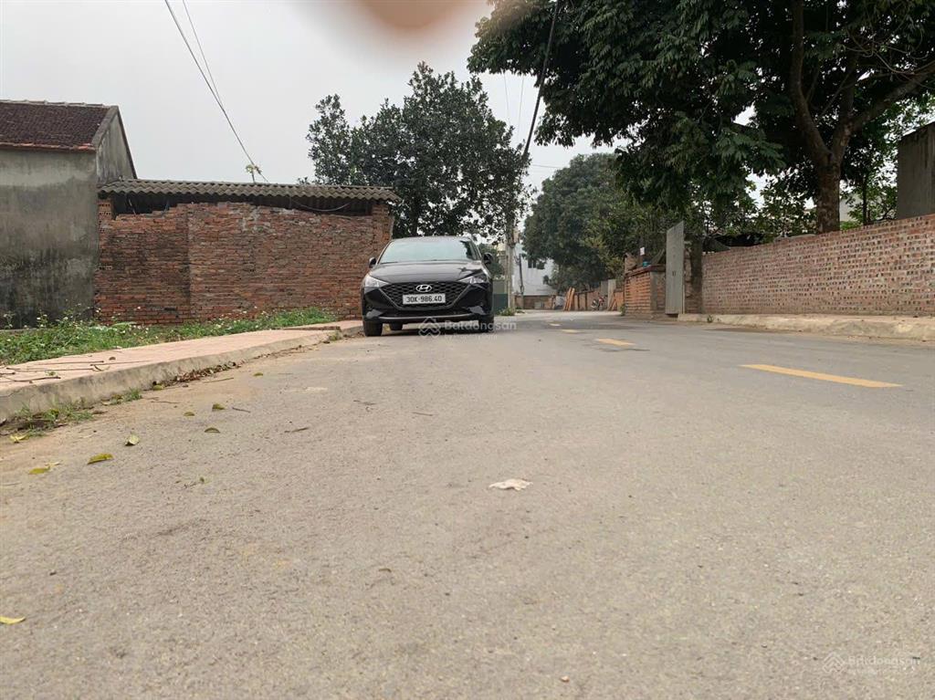 Hoa hậu  dt 100m  lô góc  trục chính  sát khu tổ hợp y tế và khu cnc