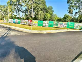 Hoa hậu  dt 100m  lô góc  trục chính  sát khu tổ hợp y tế và khu cnc