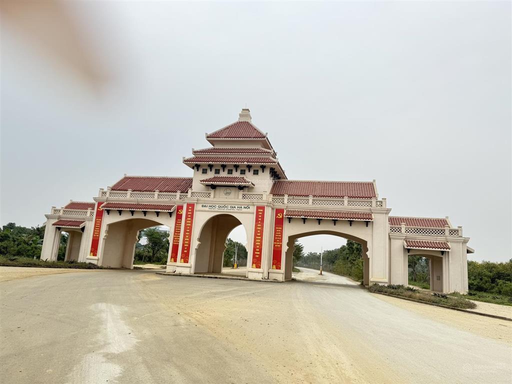 Chỉ với 1,5tỷ  dt 100m2  full tc  sẵn sổ  ngay đại học và khu tổ hợp y tế