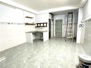 Nhà 68m2 3 tầng btct lạc long quân q11 đang làm chdv 8pn chỉ 7,8 đồng