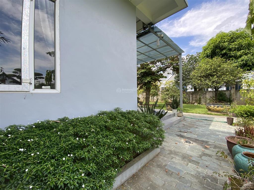 Chuyển nhượng khuôn viên nhà vườn xanh mướt 860m2 sát quốc lộ tại hoà lạc