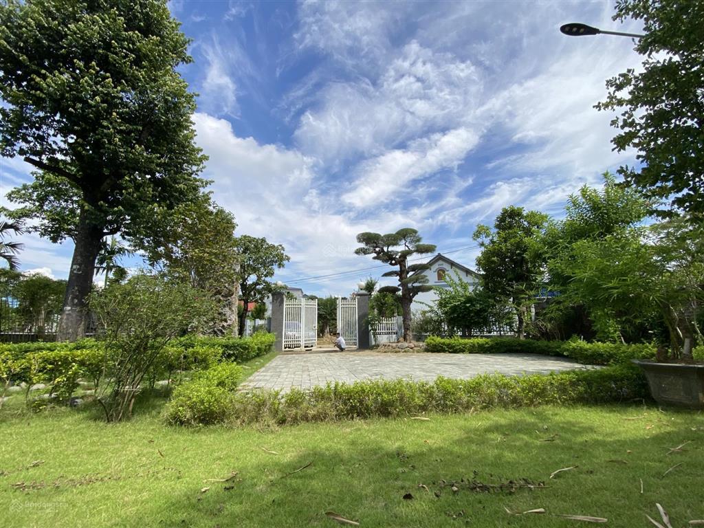 Chuyển nhượng khuôn viên nhà vườn xanh mướt 860m2 sát quốc lộ tại hoà lạc