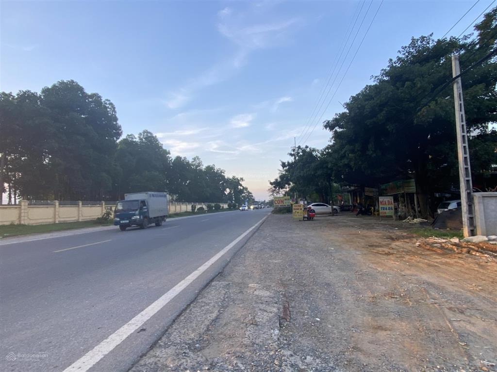 Siêu phẩm 710m2 hoa hậu 2 mặt tiền nhiều thổ cư , mặt ql21 trung tâm thành phố vệ tinh hoà lạc