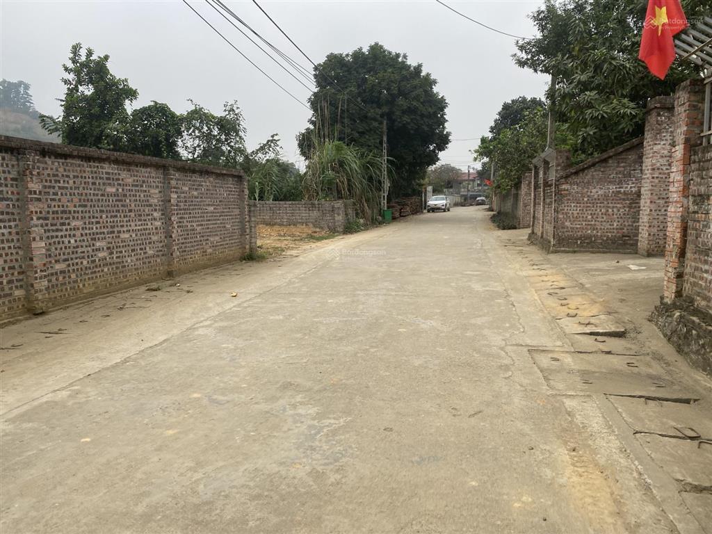 360m2 gần hồ nhỏ tự nhiên ngay trục chính liên xã  trung tâm công nghệ cao hòa lạc, tại quốc oai