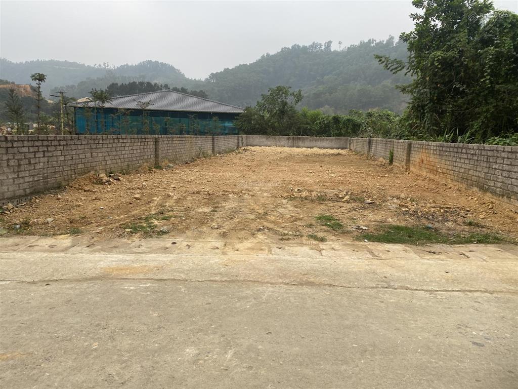 360m2 gần hồ nhỏ tự nhiên ngay trục chính liên xã  trung tâm công nghệ cao hòa lạc, tại quốc oai
