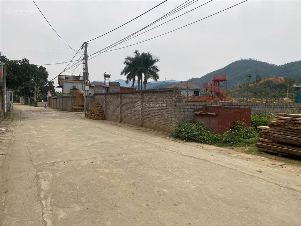 360m2 gần hồ nhỏ tự nhiên ngay trục chính liên xã  trung tâm công nghệ cao hòa lạc, tại quốc oai