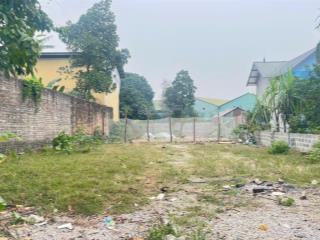 Chủ đang cần tiền bán gấp 391m lô đất vị trí vàng cách trục chính phan đình giót nhuận trạch .130m