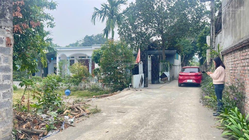 Chủ đang cần tiền bán gấp 391m lô đất vị trí vàng cách trục chính phan đình giót nhuận trạch .130m