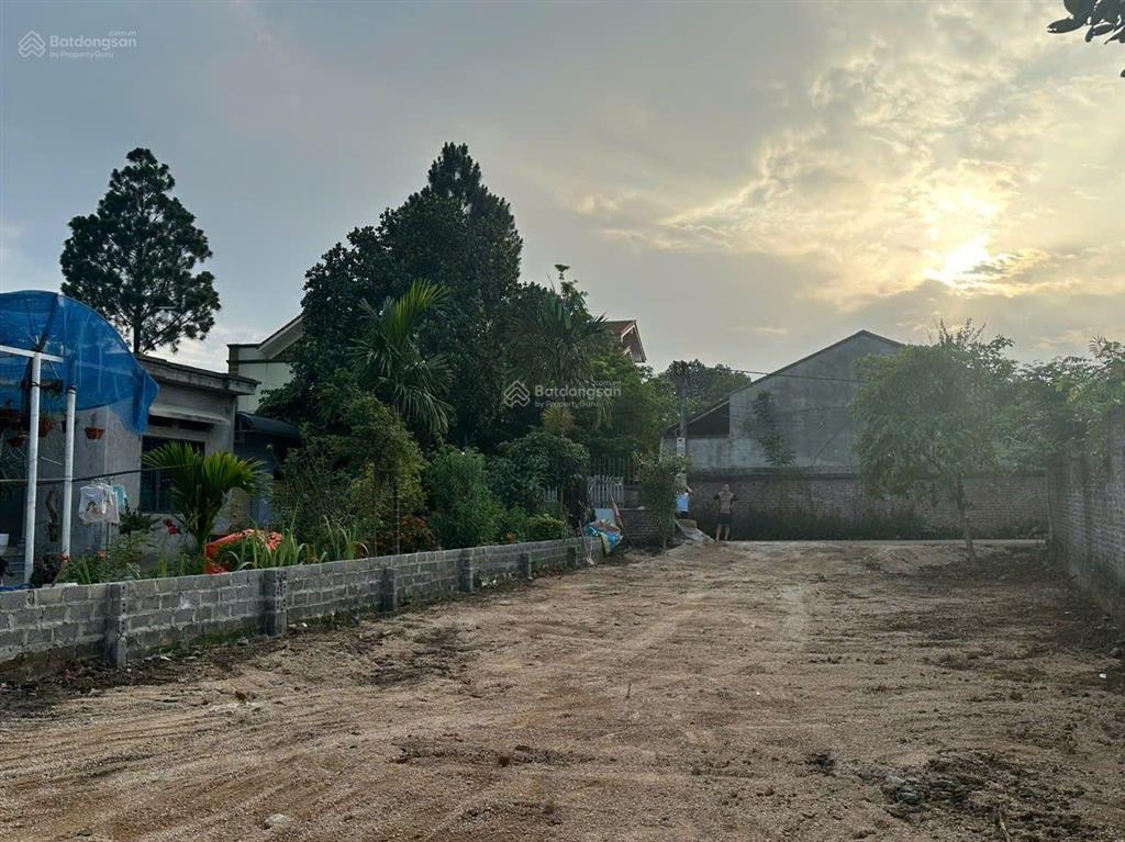 Chủ đang cần tiền bán gấp 391m lô đất vị trí vàng cách trục chính phan đình giót nhuận trạch .130m