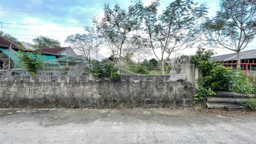 Lô đất đẹp phong thủy tốt phú lai yên thủy hòa bình với dt 845m2 mặt tiền 20m