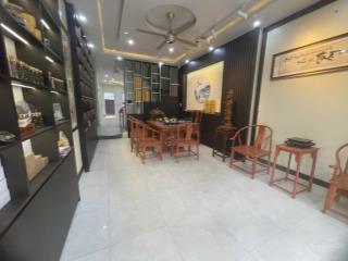 Cho thuê nhà mặt đường phương lưu cực đẹp  giá thuê cực hợp lý cho khách ở và làm văn phòng