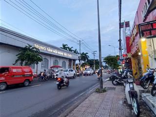 Xe hơi vào trong nhà đường kha vạn cân, 81m2, 158m2 sàn, linh đông