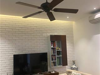 Chính chủ bán ch 2pn view đẹp tại b5 kđt làng quốc tế thăng long nhà đã sửa cực đẹp.  0977 986 ***
