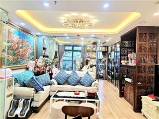 Bán căn hộ 3 phòng ngủ chung cư discovery 102 m giá chỉ 8.4 tỷ  0977 986 ***