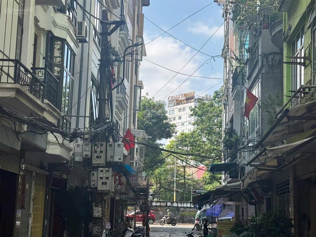 Chính chủ cho thuê toàn văn phòng phân lô ô tô chạy quanh