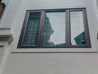 Bán nhanh nhà mặt ngõ yên hoà, chỉ cách phố 10m, diện tích 40m2 x 6 tầng, lô góc ôtô vào nhà