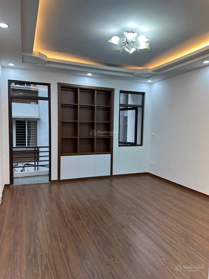 Bán nhà đẹp ô tô đỗ cửa phố nguyễn văn huyên, cầu giấy 68m2 x 6 tầng mt4,5m