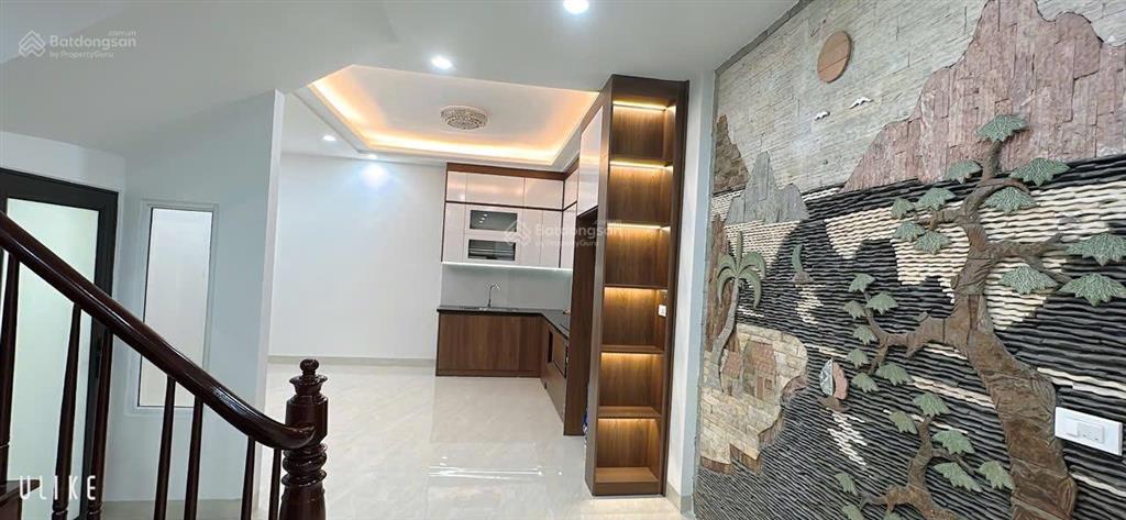 Bán nhà đẹp ô tô đỗ cửa phố nguyễn văn huyên, cầu giấy 68m2 x 6 tầng mt4,5m