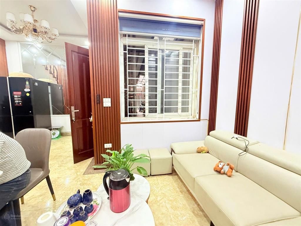 Bán nhà đẹp phố lê đức thọ 42m x 5 tầng ô tô tới cổng giá 9 tỷ