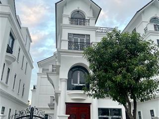 Cần bán gấp biệt thự đơn lập 220m2 view bể bơi  công viên đẹp nhất dự án, vị trí trung tâm từ sơn!