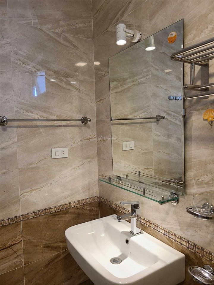 Căn hộ cao cấp đang cho người nước ngoài thuê full đồ 45m2 giá 7tr6 tại nguyễn phúc lai