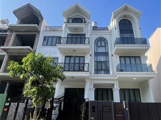 Bán gấp nhà biệt thự 7.5x20m nhà thô view hồ, kv kdc himlam quận 7 gb 42 tỷ (tl)  0908 935 ***