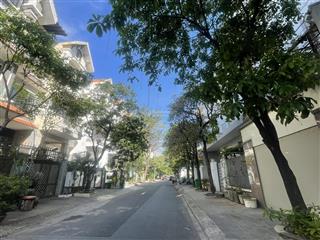 Nhà biệt thự 150m2 kdc himlam quận 7 có hđt, shr ngay khuôn viên gb 39 tỷ  0908 935 ***