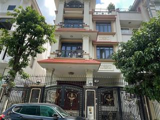 Biệt thự kdc himlam q7 dt 10x20m2 view hồ, có thang máy gb 56 tỷ  0908 935 ***